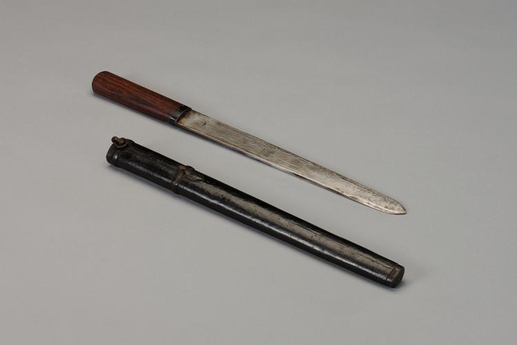 木柄黑漆鞘顺刀