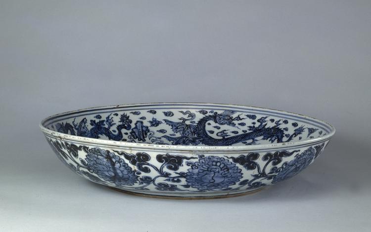 青花麒麟翼龙纹盘