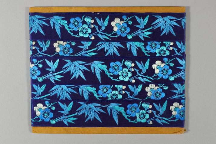 宝蓝色缎地三蓝梅竹纹绦