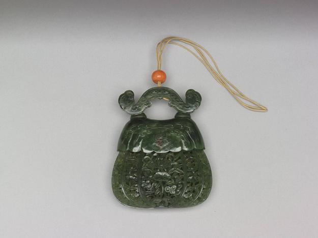 碧玉透花荷叶香囊