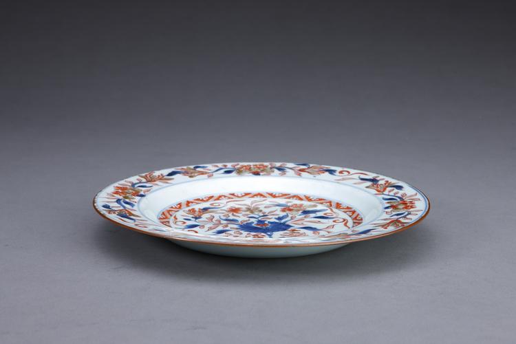 青花五彩折枝牡丹纹盘