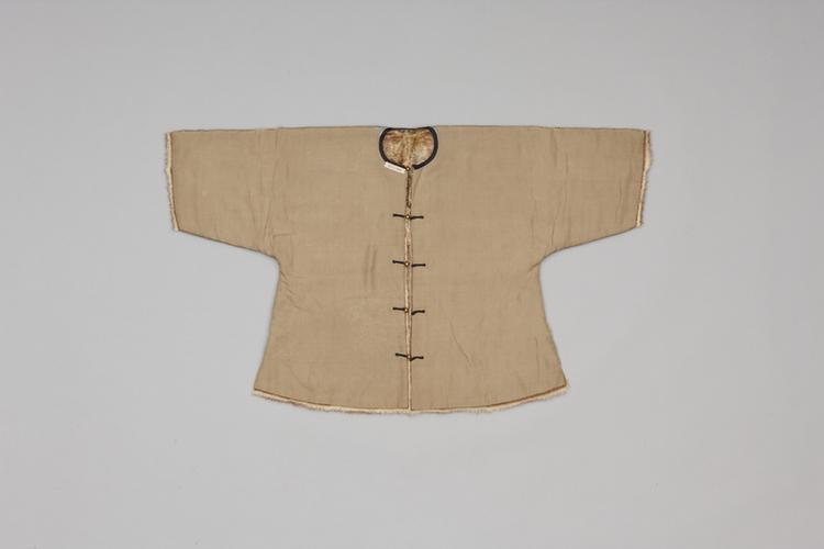 灰色团花纹暗花春绸扫雪貂皮马褂