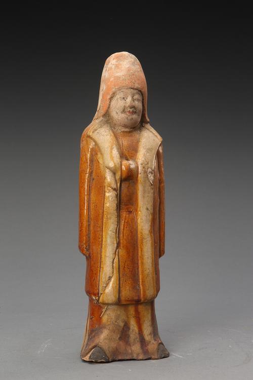 三彩披风衣男立俑