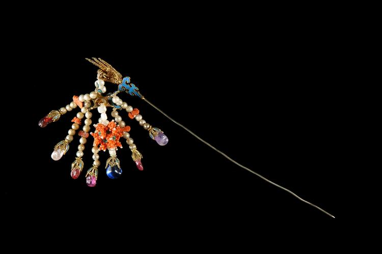 银镀金灯笼纹流苏