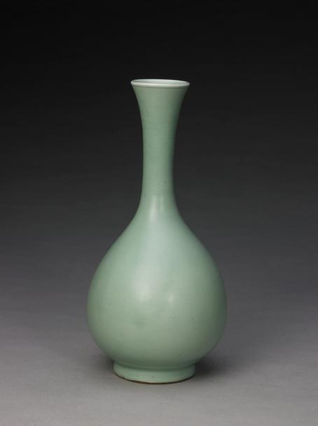 龙泉窑青釉胆式瓶