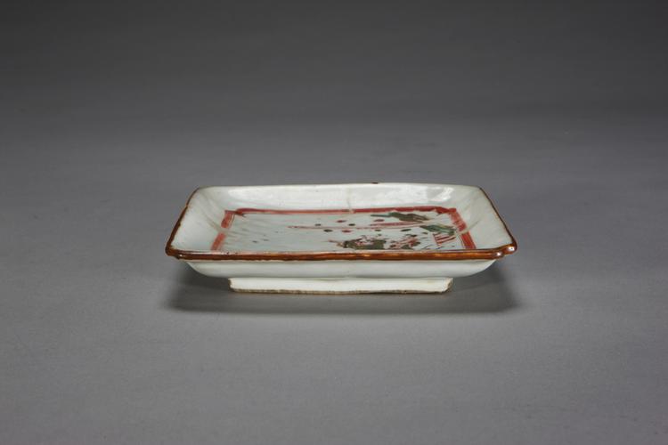 五彩人物图委角方盘