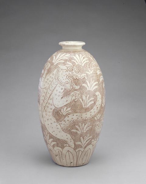 登封窑珍珠地划花双虎纹瓶
