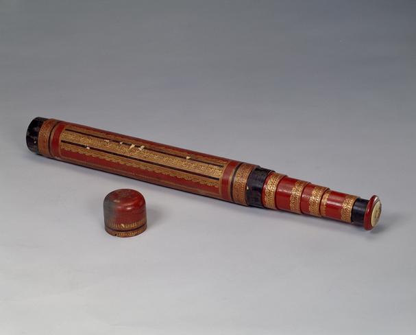 朱漆描金花望远镜