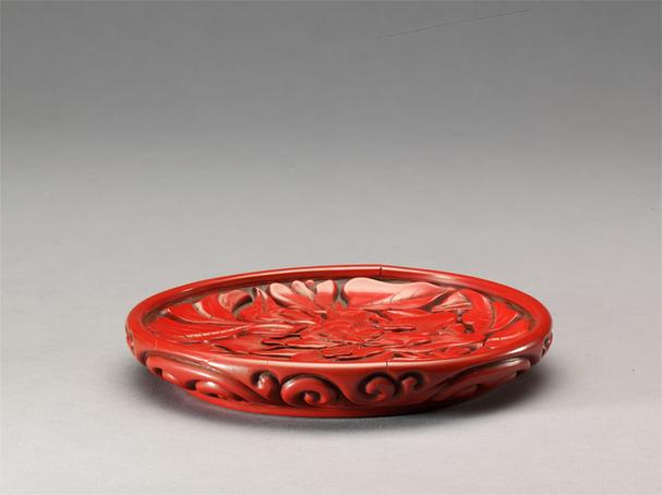 “张成造”剔红栀子花纹圆盘