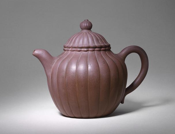 宜兴窑紫砂菊瓣茶壶
