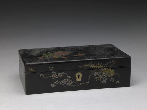 描彩漆花卉纹长方盒