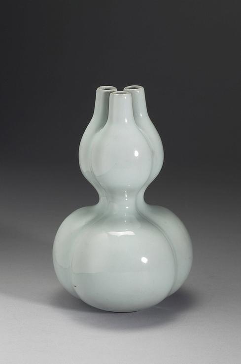 冬青釉三咀葫芦瓶