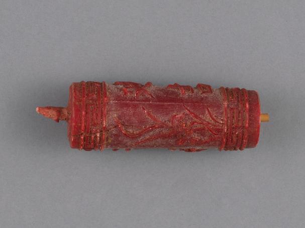 绿色“廸吉云集千祥”字圆蜡