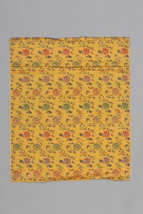 黄色地斜万字折枝牡丹纹织金锦