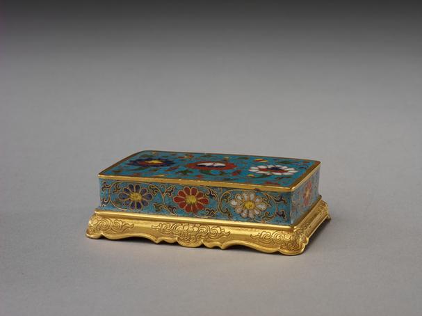 掐丝珐琅缠枝莲纹墨床