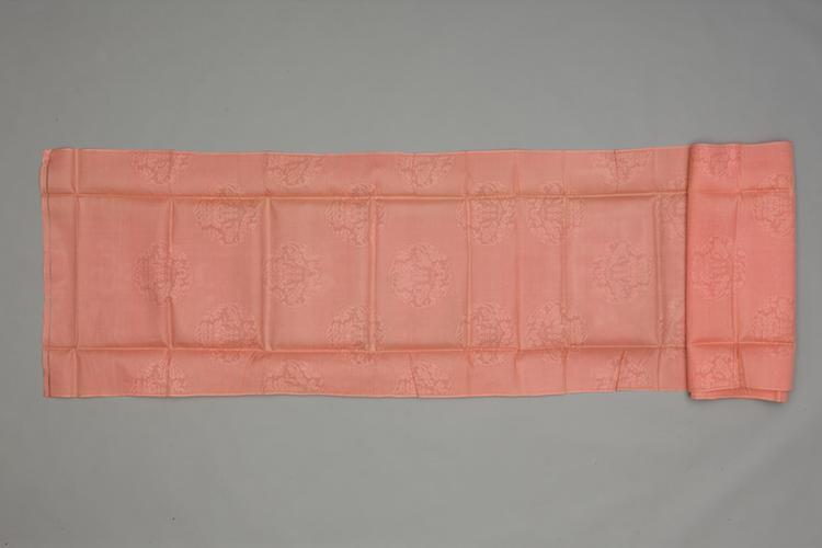 粉色暗团荷花双喜字纹芝麻纱氅衣料