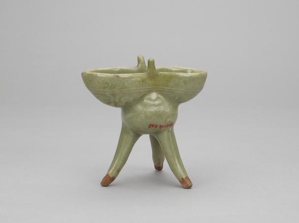 龙泉窑青釉爵