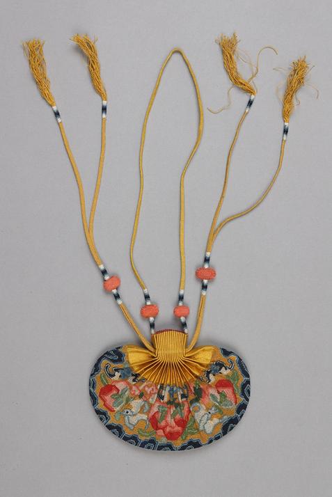 黄色缎口满纳福寿纹腰圆荷包