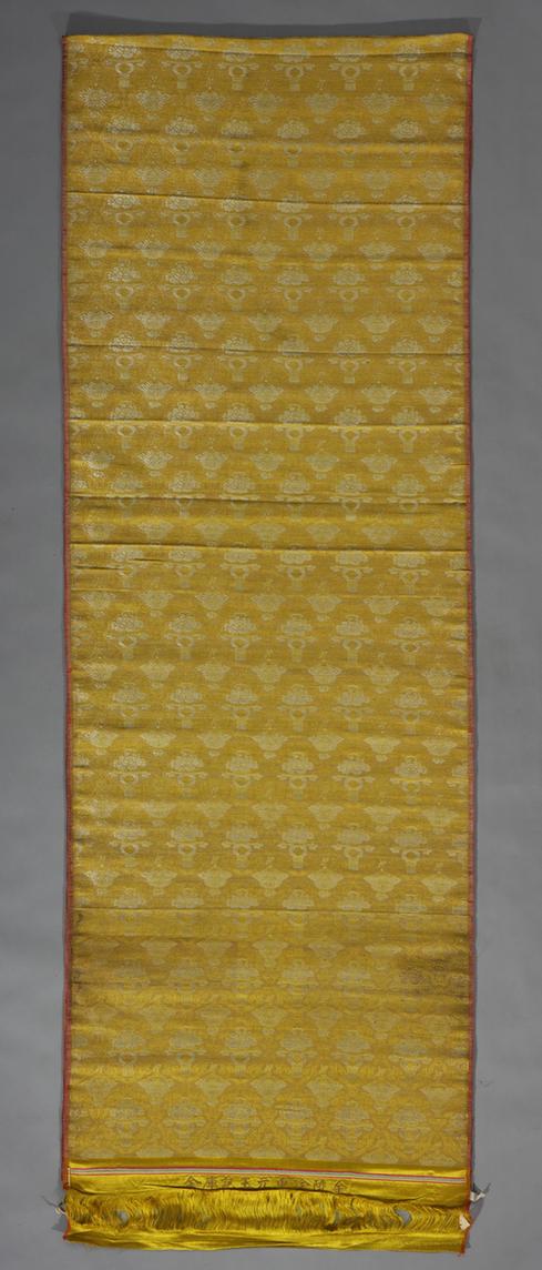 黄色银花篮牡丹朵菊纹织金缎