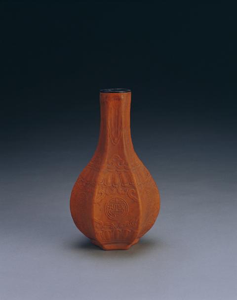 匏制团寿字莲瓣纹六棱瓶