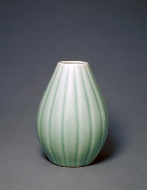 雍正款冬青釉瓜棱罐