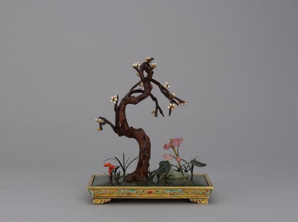 金嵌珐琅长方盆穿珠梅花盆景