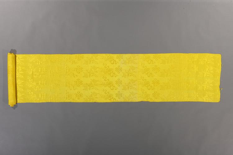 鹅黄色笙桂盘肠纹花绸