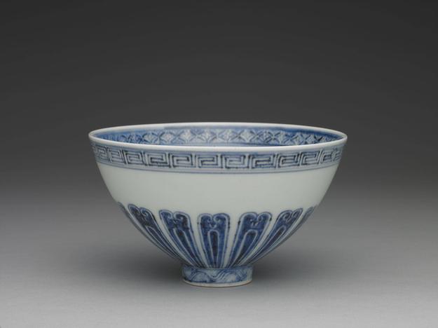 青花几何花卉纹莲子碗-3