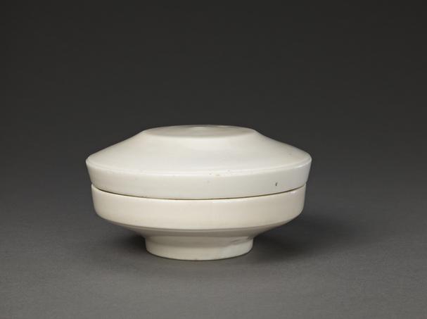 德化窑白釉盖盒