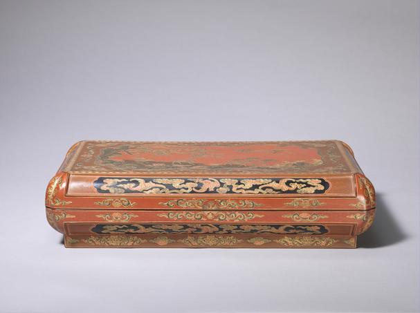 乾隆款戗金彩漆鹤鹿图长方盒