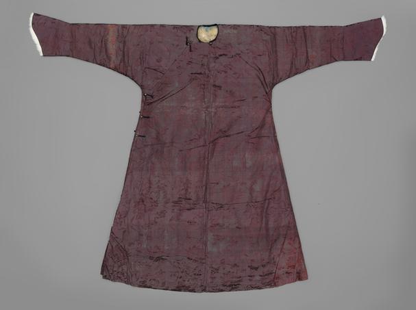 紫色花卉纹紫微缎青白肷皮袍