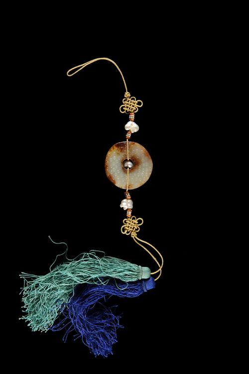 带珠旧玉璧形佩