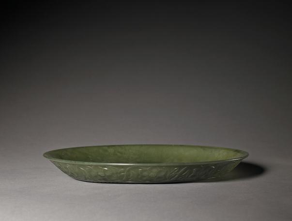 痕都斯坦缠枝莲玉盘