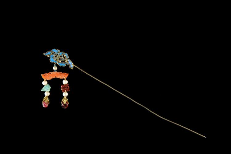 银镀金方胜纹流苏