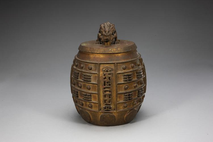 铜镀金双龙纽八卦纹编钟-黄钟