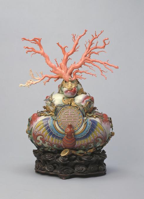 掐丝珐琅桃蝠山子盆红珊瑚盆景