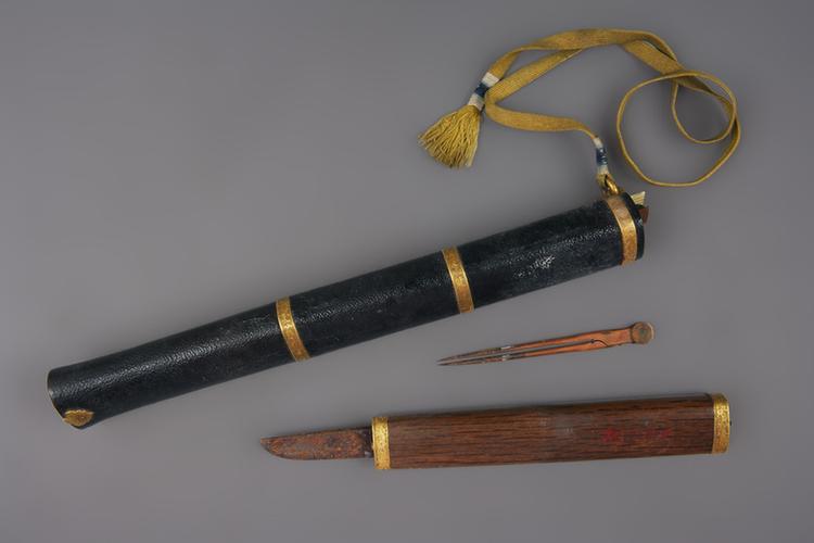黑皮嵌铜镀金竹柄鞘刀