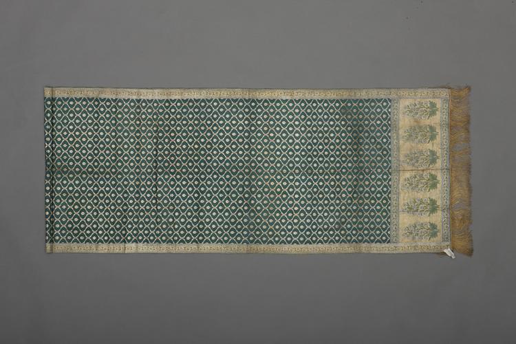 深绿色地四合樱桃纹回回锦