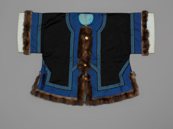 玄青色素缎镶貂皮边对襟棉马褂