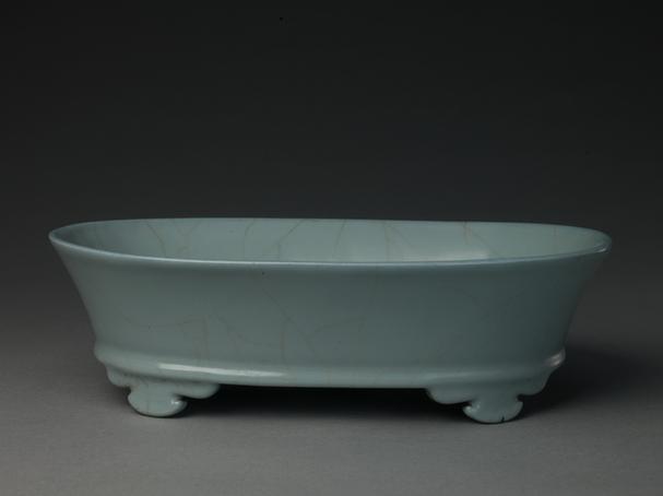 乾隆款仿官釉水仙盆