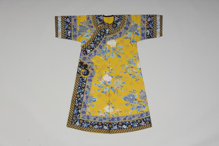 明黄色纱绣菊花寿纹单衬衣