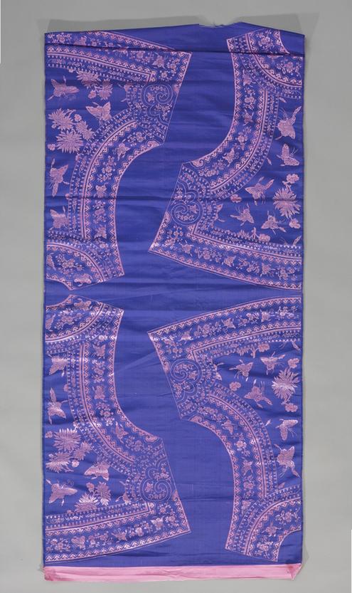 雪青色蝶菊纹二色缎紧身料