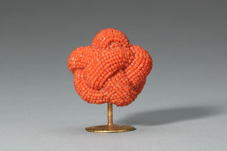 珊瑚珠盘花帽顶