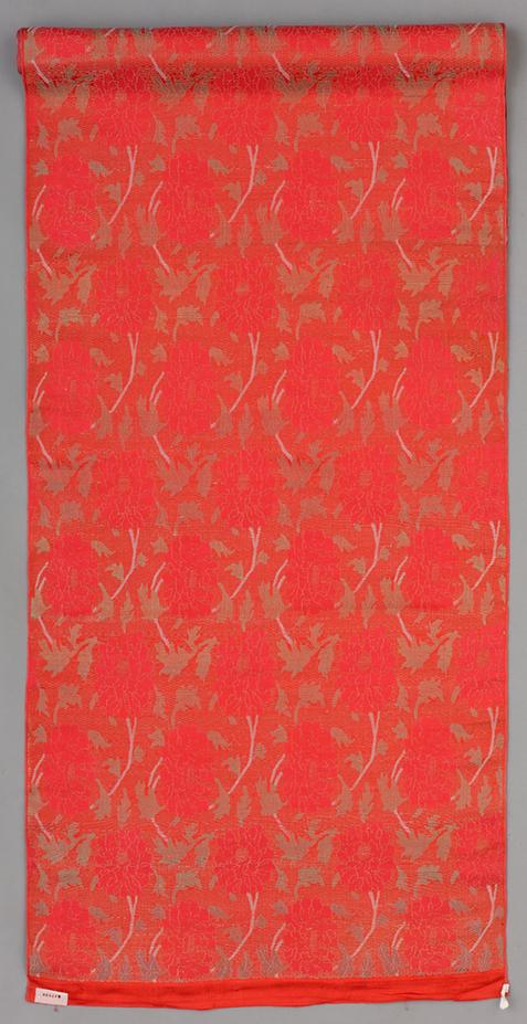 红色地串枝牡丹水波纹织金锦