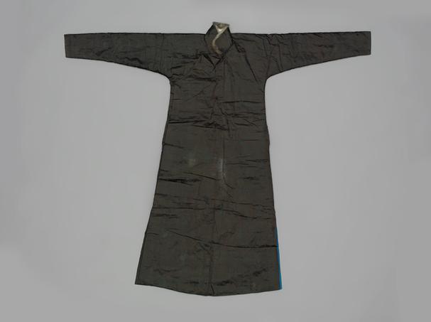 青色小花纹暗花缎火狐腿皮女便袍