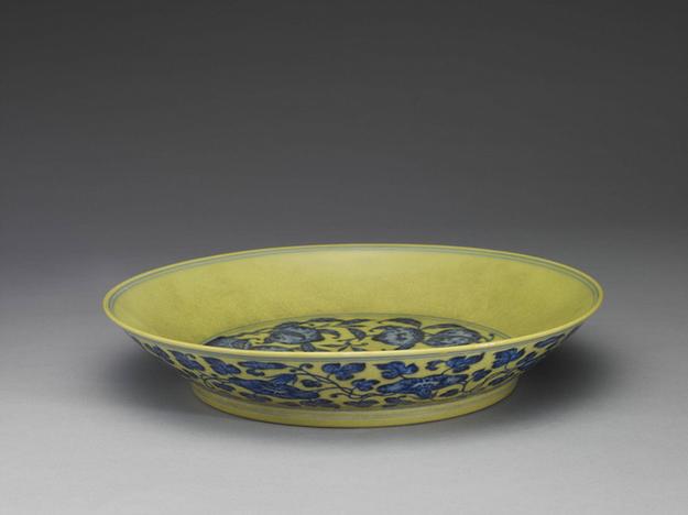 黄地青花花果盘