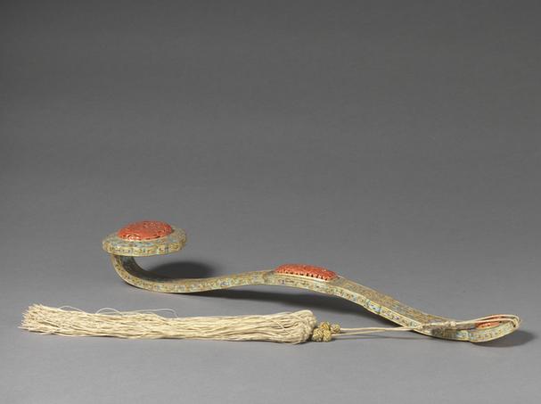 乾隆款仿古铜彩镂空如意