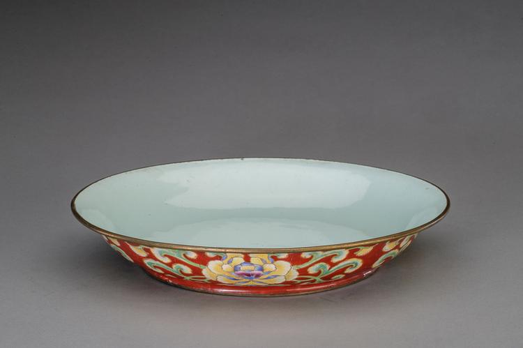 乾隆款画珐琅勾莲纹盘