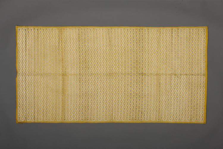 黄色地小圆球纹回回织银锦