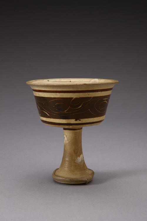 磁州窑白地黑花高足碗